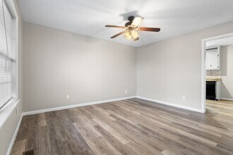 1052 Bush Ave in Oak Grove, KY - Building Photo - Building Photo