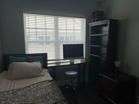 3217 Moorings Dr S in St. Petersburg, FL - Building Photo