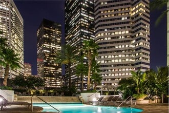 1401 McKinney St in Houston, TX - Foto de edificio - Building Photo