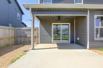 246 Stone Bluff Way in Clarksville, TN - Building Photo - Building Photo