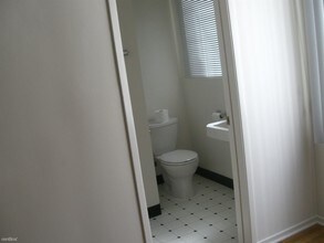 919 S Sherbourne Dr-Unit -Apt 2 in Los Angeles, CA - Building Photo - Building Photo