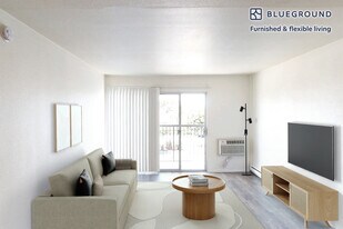 333 1st St in Seal Beach, CA - Building Photo