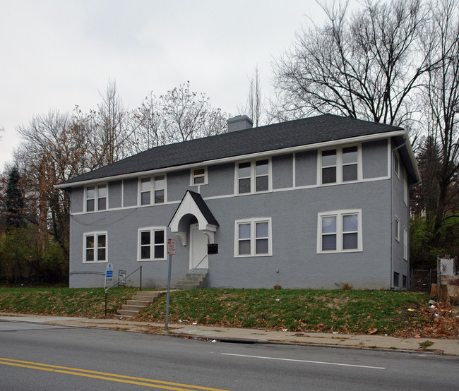 3827 Vine St in Cincinnati, OH - Foto de edificio - Building Photo