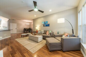 3216 Margellina Dr, Unit Condo in Charlotte, NC - Building Photo - Building Photo