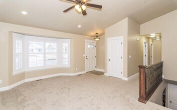 1466 Chesney Ct in Idaho Falls, ID - Foto de edificio - Building Photo