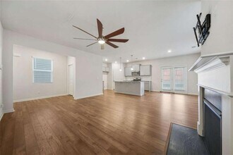 826 Bentley Dr in Fairburn, GA - Building Photo - Building Photo