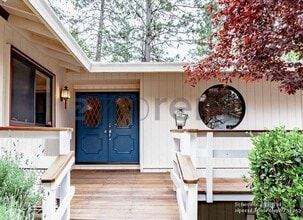 11034 Juanita Ct in Grass Valley, CA - Foto de edificio - Building Photo