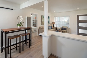 Pacific Apartment Homes in Manhattan Beach, CA - Building Photo - Building Photo