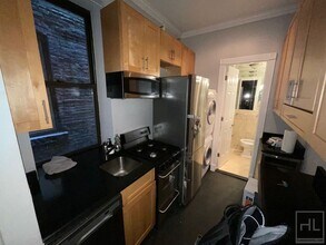 Barrow Street, Unit 01B in New York, NY - Foto de edificio - Building Photo