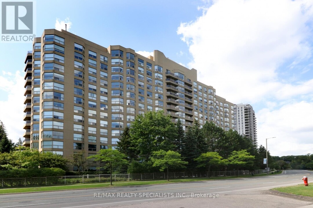 1800-1800 The Collegeway in Mississauga, ON - Building Photo