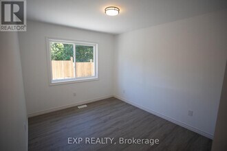 277 Grove St E in Barrie, ON - Building Photo - Building Photo