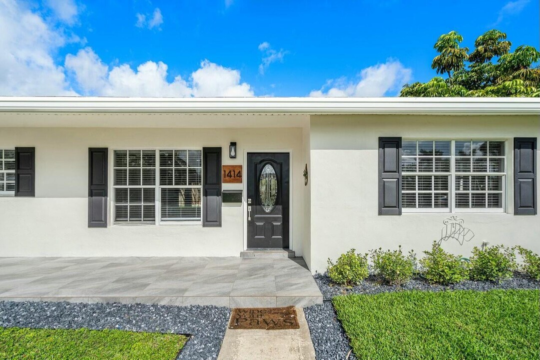 1414 Michigan Dr in Lake Worth Beach, FL - Building Photo