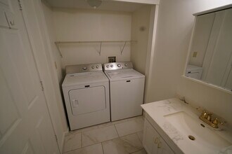 2501 Crestline Ct in Lawrence, KS - Building Photo - Building Photo