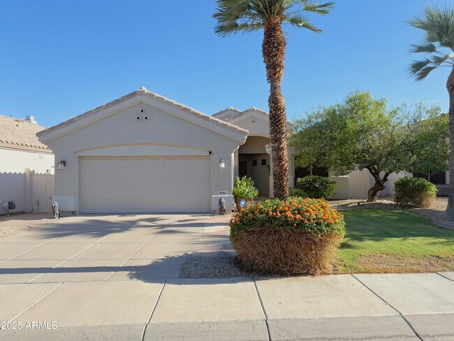 8092 E Michelle Dr in Scottsdale, AZ - Building Photo - Building Photo