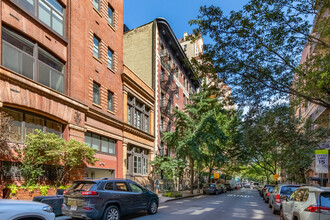 217 E 22nd St in New York, NY - Building Photo - Primary Photo