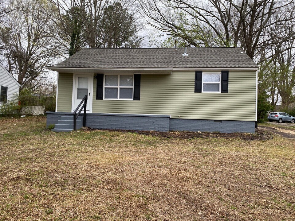 148 Summar Dr in Jackson, TN - Building Photo