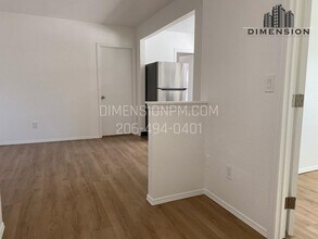 869 S 41st St, Unit 2 in Tacoma, WA - Building Photo - Building Photo