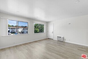 129 S Avenue 64 in Los Angeles, CA - Building Photo