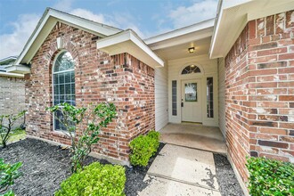 9911 Driftwood Park Dr in Houston, TX - Building Photo - Building Photo