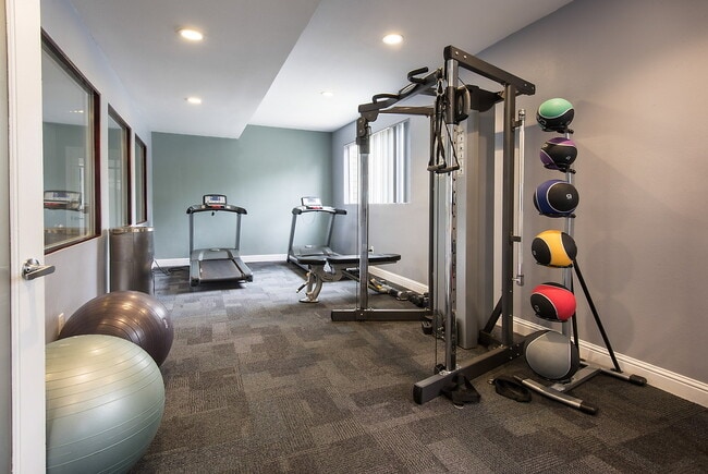 Le Parc in Santa Clara, CA - Building Photo - Building Photo