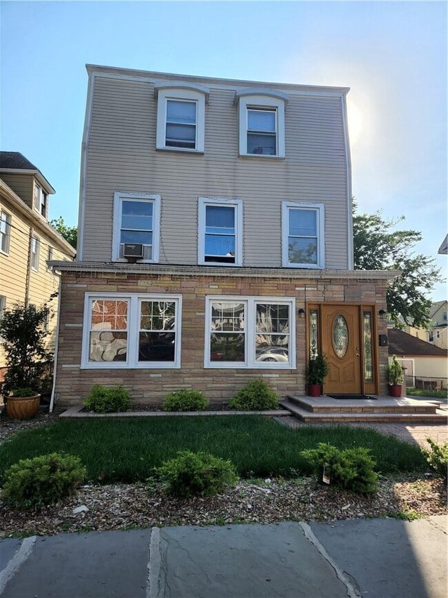property at 136 S Tenth Ave