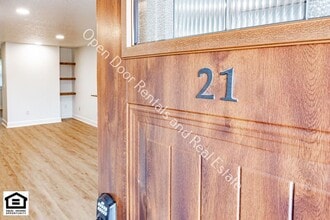 15018 Tally Ho Dr in Huntertown, IN - Foto de edificio - Building Photo