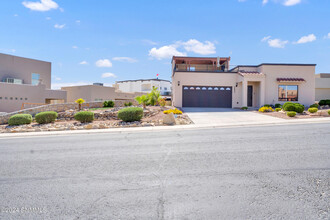 3837 Via Del Valle in Las Cruces, NM - Building Photo - Building Photo