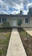 312 NW 187th St in Miami, FL - Building Photo - Building Photo