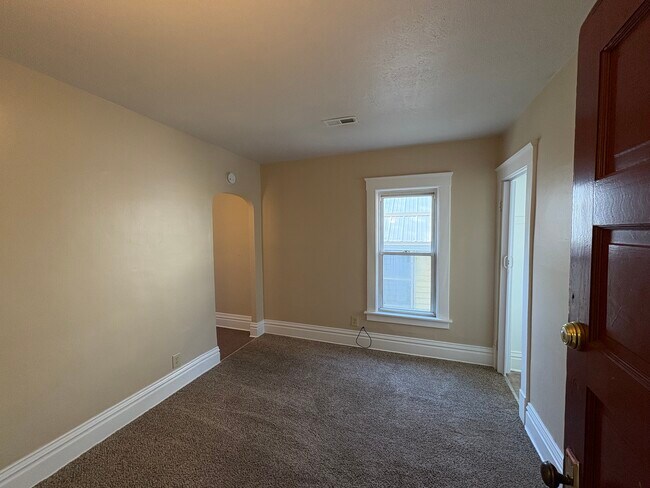 2120 Cherry St, Unit Apt 2N in Erie, PA - Building Photo - Building Photo