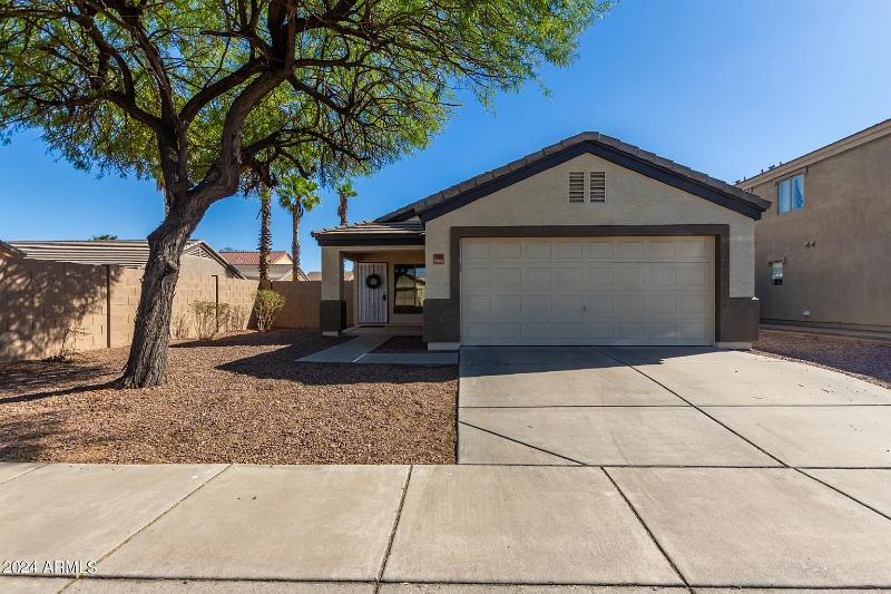 10523 E Calypso Ave in Mesa, AZ - Building Photo