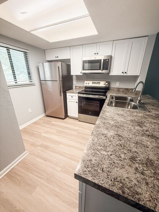 4431 Holly Tree Rd in Wilmington, NC - Building Photo