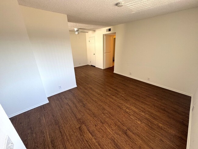 2511 E Harbor Blvd in Ventura, CA - Building Photo - Building Photo