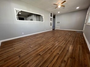 517 W Pierson St, Unit 1104 in Greenfield, IN - Building Photo - Building Photo