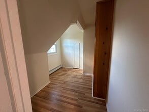 25 Northridge Ave in Merrick, NY - Building Photo - Building Photo