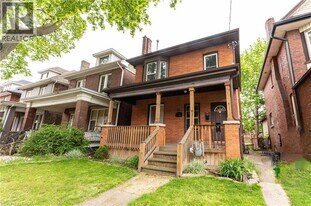 31 Spadina Ave in Hamilton, ON - Building Photo