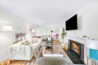 11205 Abbotts Station Dr in Duluth, GA - Building Photo - Building Photo