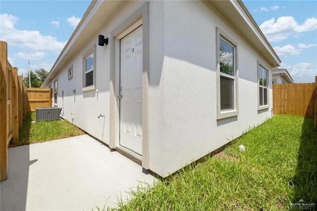 740 N Alamo Rd, Unit 15 in Alamo, TX - Building Photo - Building Photo