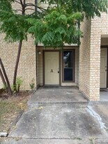 2310 Capitan Dr, Unit A in Corpus Christi, TX - Building Photo - Building Photo