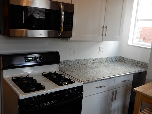 143 S Euclid Ave, Unit 1 in Pittsburgh, PA - Foto de edificio - Building Photo