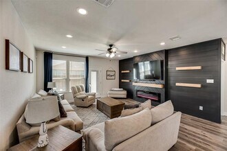 2340 Parda Alpina Ln in Fort Worth, TX - Building Photo - Building Photo