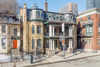 592-596 Church St & 67-71 Gloucester St in Toronto, ON - Building Photo - Building Photo