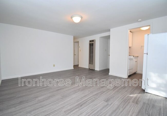 property at 525 Dell Pl
