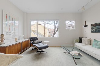 6 Ellery Pl in Cambridge, MA - Foto de edificio - Building Photo