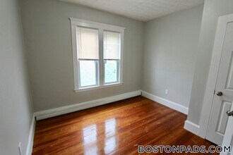 15 Elder St in Boston, MA - Building Photo - Building Photo