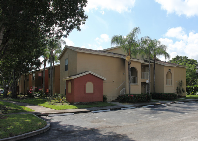 Ponte Verde At Palm Beach Lakes in West Palm Beach, FL - Building Photo - Building Photo