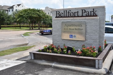 Bellfort Park Apartments in Houston, TX - Building Photo