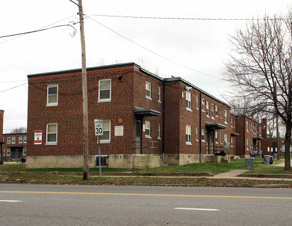 Washington Square Apartments in Huntington, WV - Building Photo