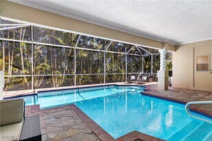 2817 SW 42nd Ln in Cape Coral, FL - Building Photo