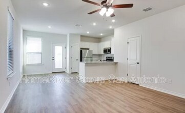 10346 Lynwood Branch in San Antonio, TX - Building Photo - Building Photo