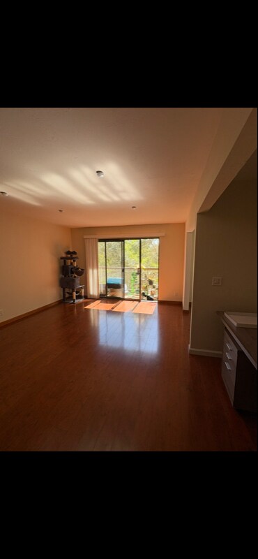 460 N Civic Dr in Walnut Creek, CA - Foto de edificio - Building Photo